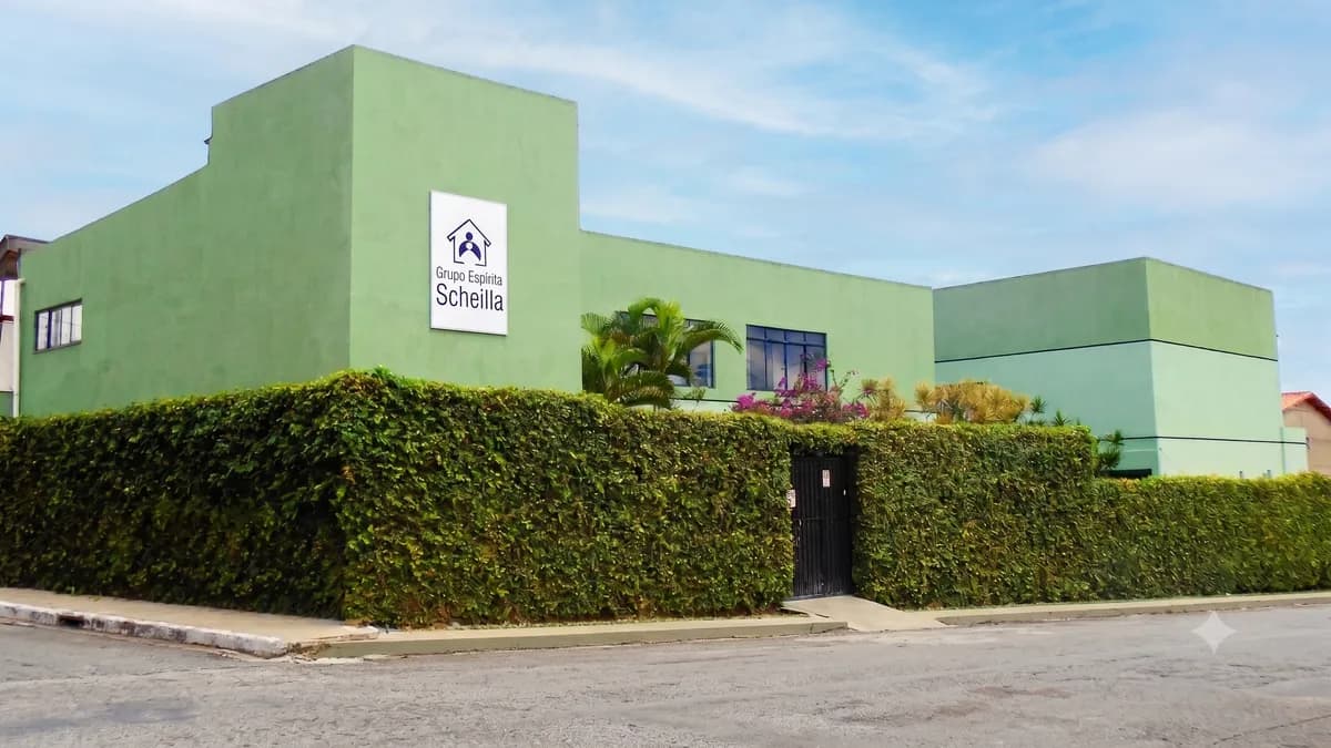 Fachada da sede do Grupo Espírita Scheilla em Mussurunga, Salvador